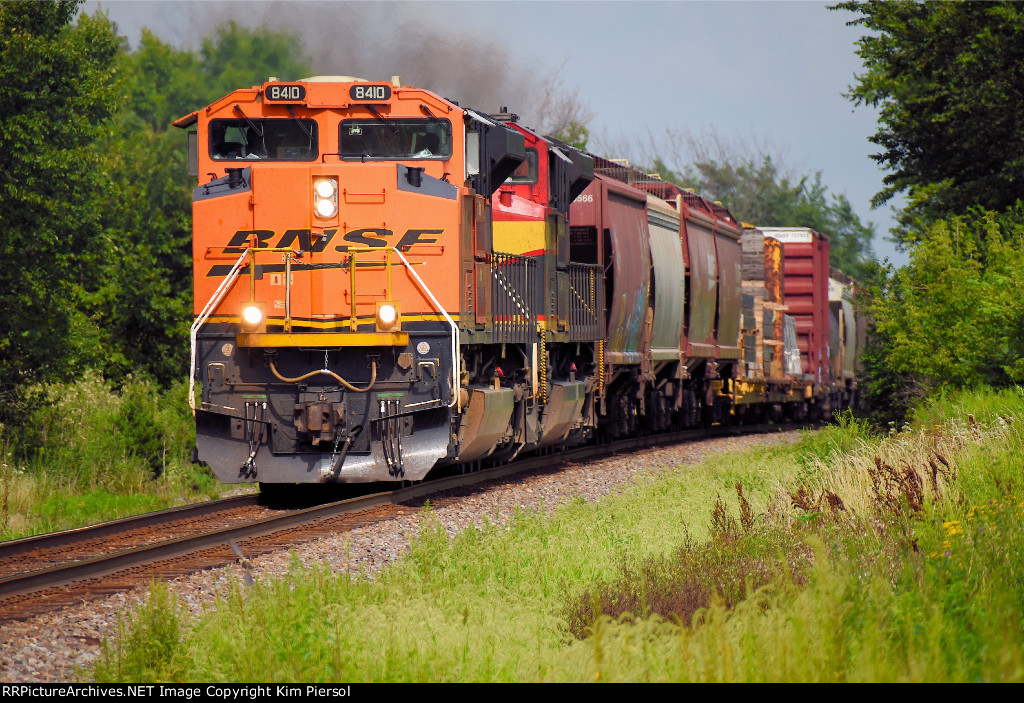 BNSF 8410 KCSM 4132